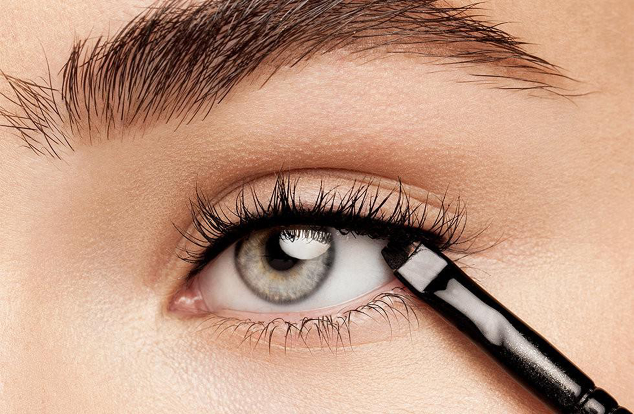 Beauty Tips On How to Do Winged Eyeliner - Gymbuddy Now
