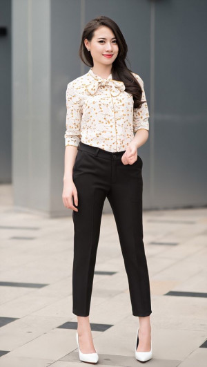 Black Formal Trouser, Classy Business Outfit Designs With Formal Top
