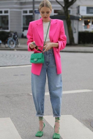 Mom Jeans Outfit Ideas Fashion Outfits With Pink Winter Coat, Outfits 2022