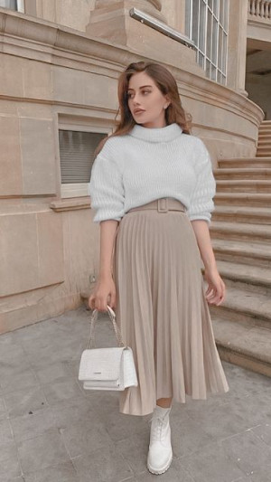 Aesthetic Outfit Designs With Beige Casual Skirt, White Sweater