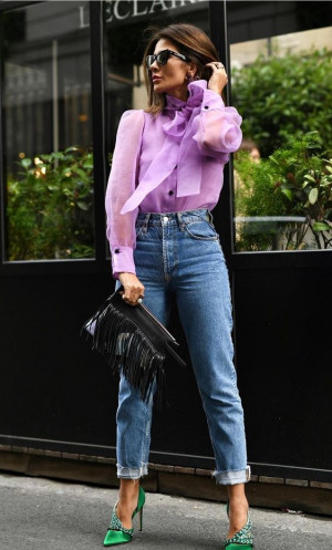 Light Blue Mom Jeans Outfit Trends With Purple Top, Ootd Lilac