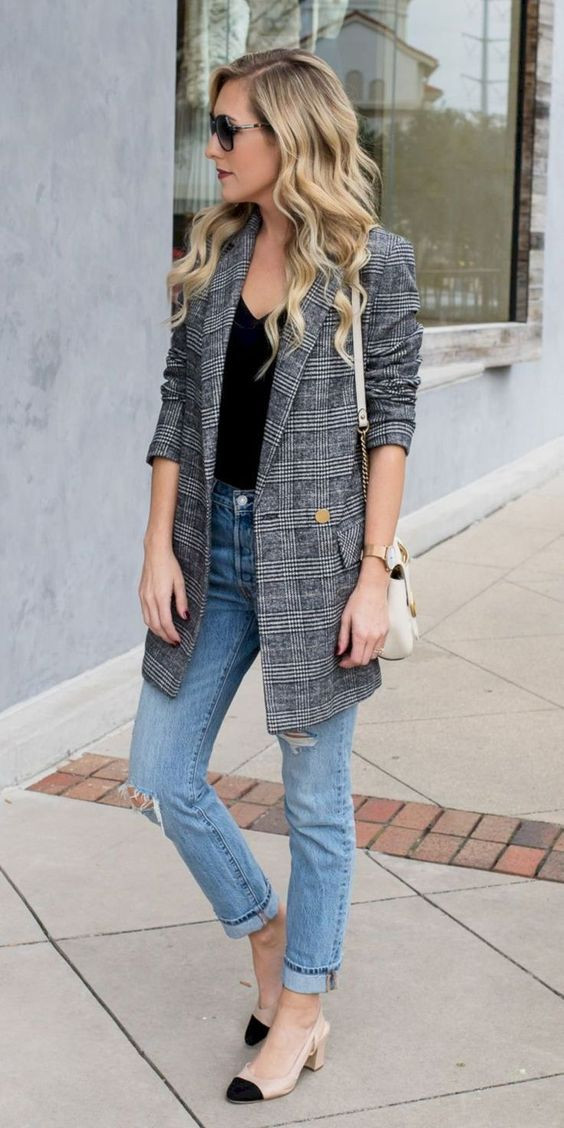 Grey Suit Jackets And Tuxedo, Classy Blazer Wardrobe Ideas With Light Blue Jeans, Blazer Outfit Ideas For Women | Plaid blazer