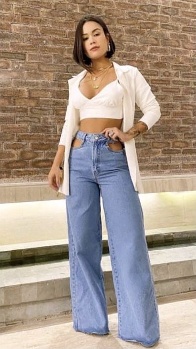 Light Blue Cute Mom Jeans Outfit Ideas Fashion Tips With White Crop Top, Jeans | Wide leg, wide-leg jeans, wide leg vazada, calça wide leg bolso vazado