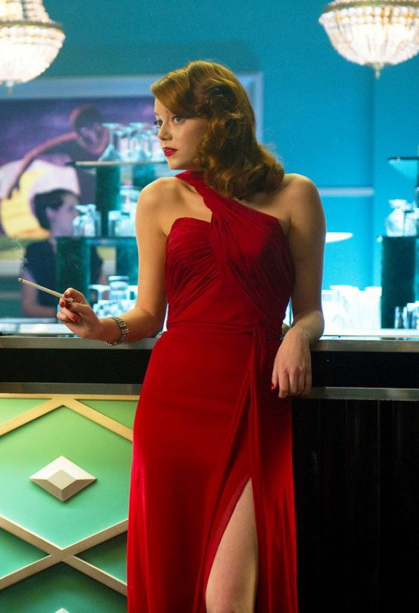 Emma Stone Shines in Red Prom Attire in Gangster Squad Movie1
