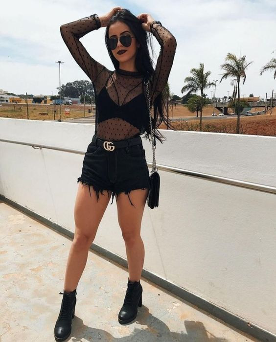 Baddie Concert Fashion Ideas With Black Cardigan, Outfit Para Concierto De Reggaeton | Rock concert, rock festival, music festival, edc méxico 2022, coachella valley music and arts festival