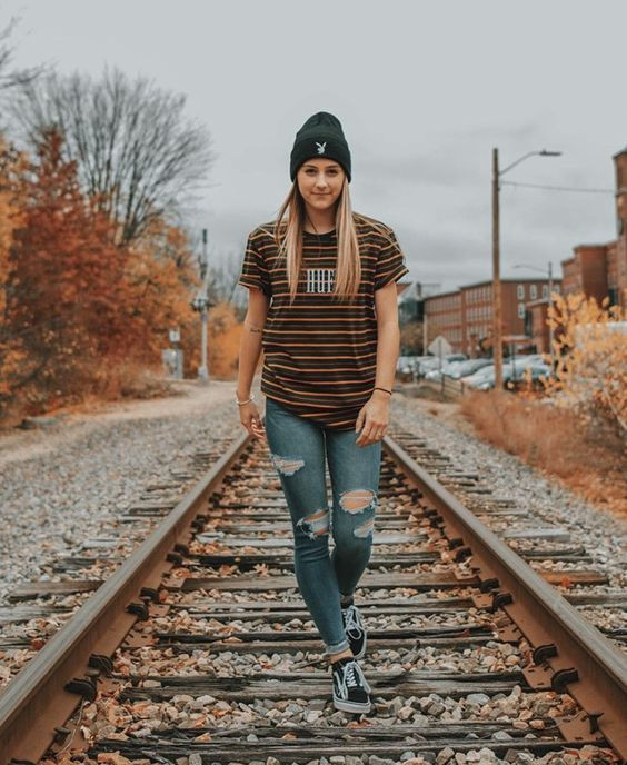 Explore the tomboy fashion with this striped tee and denim!