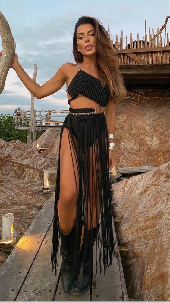 Coachella Outfit Trends With Black A-line, Festival Outfit Pinterest Skirt | Music festival, long maxi skirts