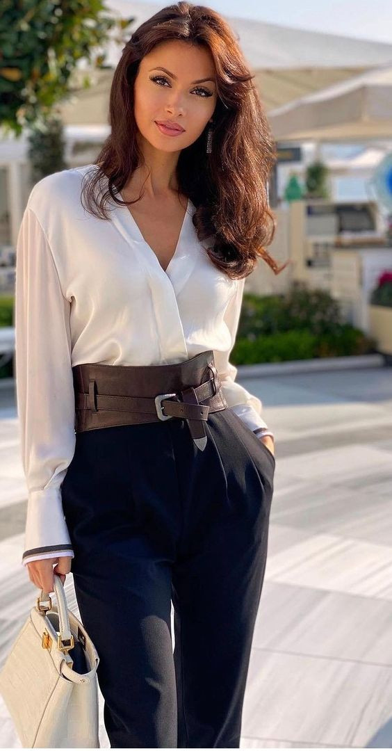 Classy Business Fashion Outfits With White Cropped Blouse, Rich Women Look | Fashion accessory