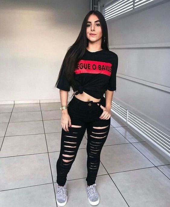 Black Jeans, School Baddie Clothing Ideas With Black T-shirt, Gambas Mujer | Casual wear, women's clothing