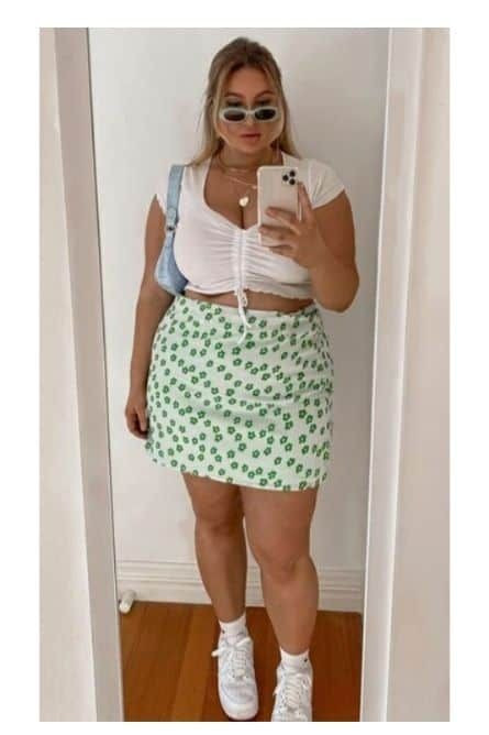 White Crop Top, Plus Size Concert Fashion Tips Green Casual Skirt, Miniskirt | Crop top, nike air force 1, saia soft flower
