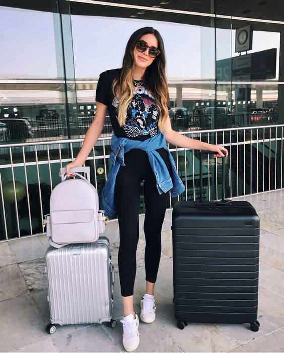 Light Blue Casual Jacket, Airport Fashion Outfits With, Mujeres Con Maletas De Viaje | Trolley case, maletas viaje, maleta rígida mainstays pulgadas rose gold