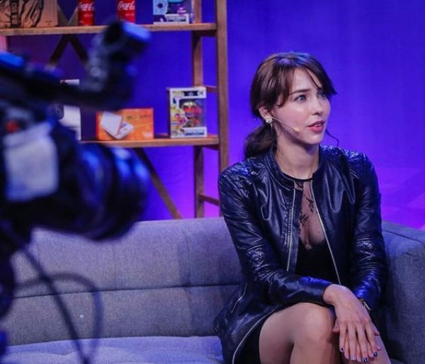 Stefanie Joosten Steals the Spotlight with This Hot Black Leather Mini Dress!