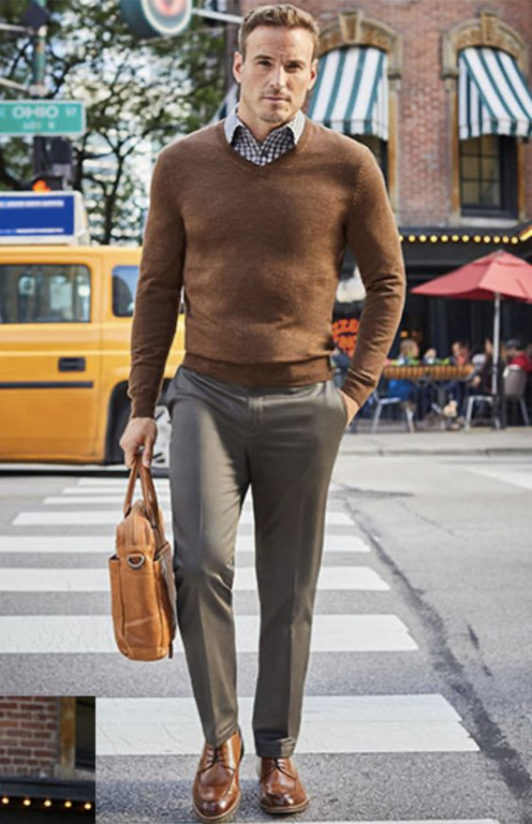 When it comes to jury apparel, mix textured knits with classic green pants for a winning look!