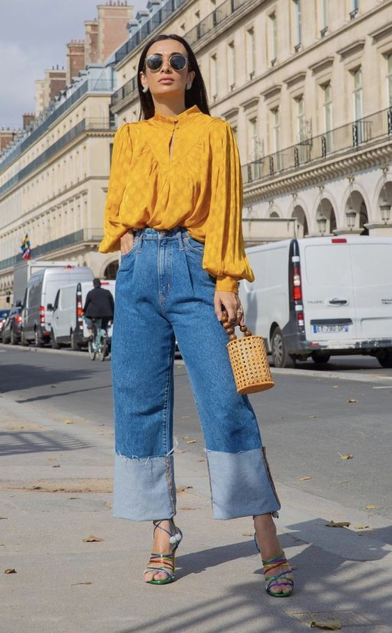 Light Blue High Waisted Mom Jeans Outfit Ideas With Yellow Top, Blue And Yellow Ukraine Fashion | jeans outfit ideas