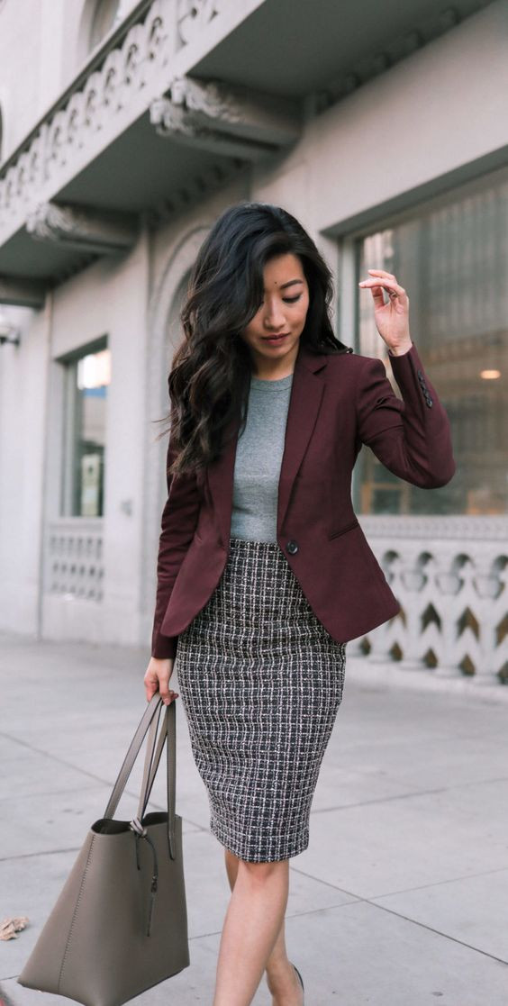 Classy Business Outfit Designs With Purple And Violet Suit Jackets Tuxedo, élégante Tenue De Travail Femme Chic | Polo shirt, noorcreation dress, women in the workforce