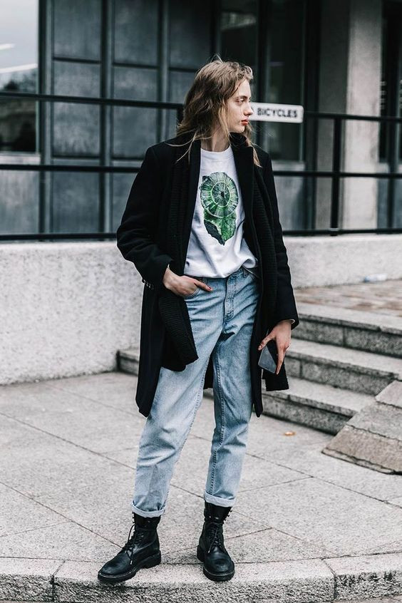 A tomboy day out calls for her graphic shirt and comfortable jeans