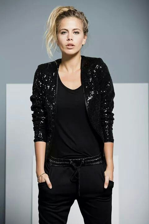 Black Sequin Blazer Wardrobe Ideas With Black Top, Fashion Model | Fashion design