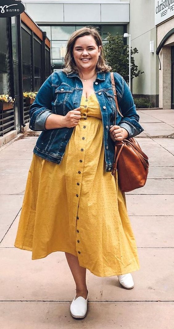 Yellow summer outfit for plus-size women
