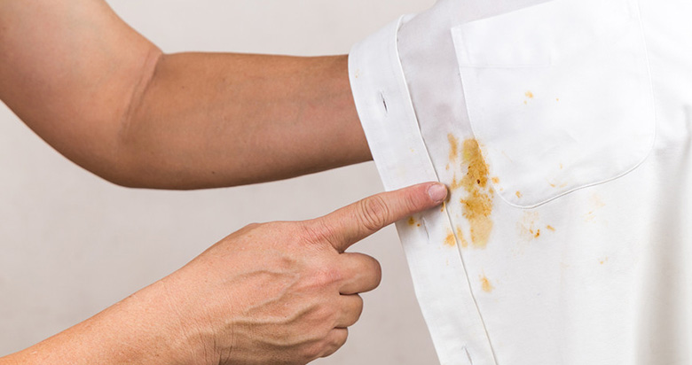 How to Remove Makeup Stains From Clothes Easily At Home ...